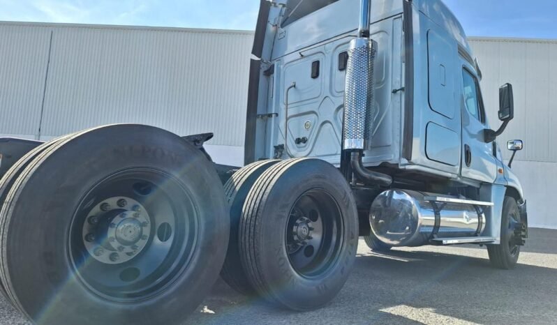 
								Freightliner Cascadia 2017 full									