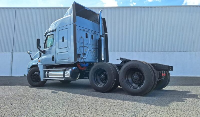
								Freightliner Cascadia 2017 full									